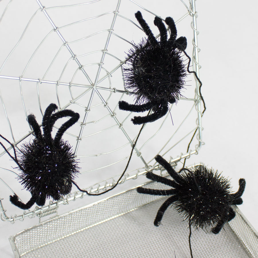 Spider Garland in Web Box