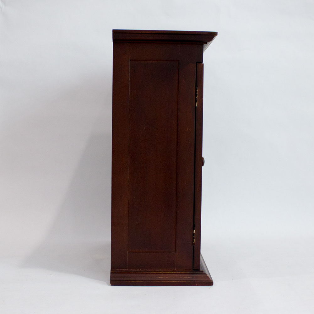 Muffy Armoire