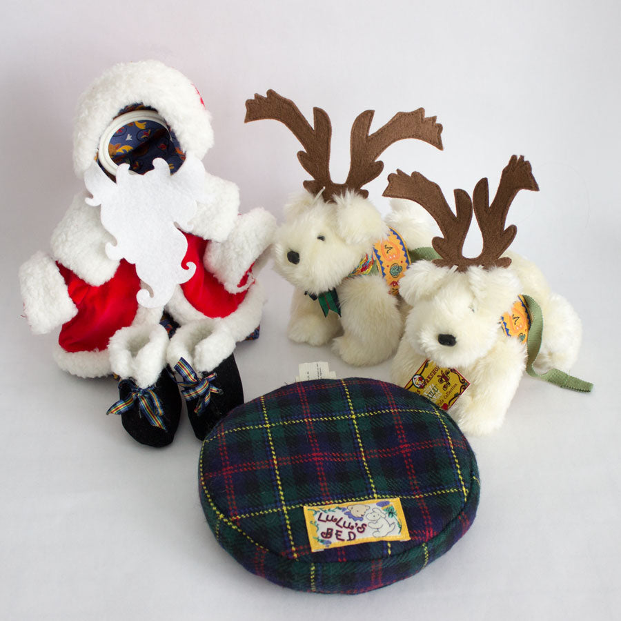 Muffy Santas Workshop Outfit with LuLu Reindeer and Lulu's bed