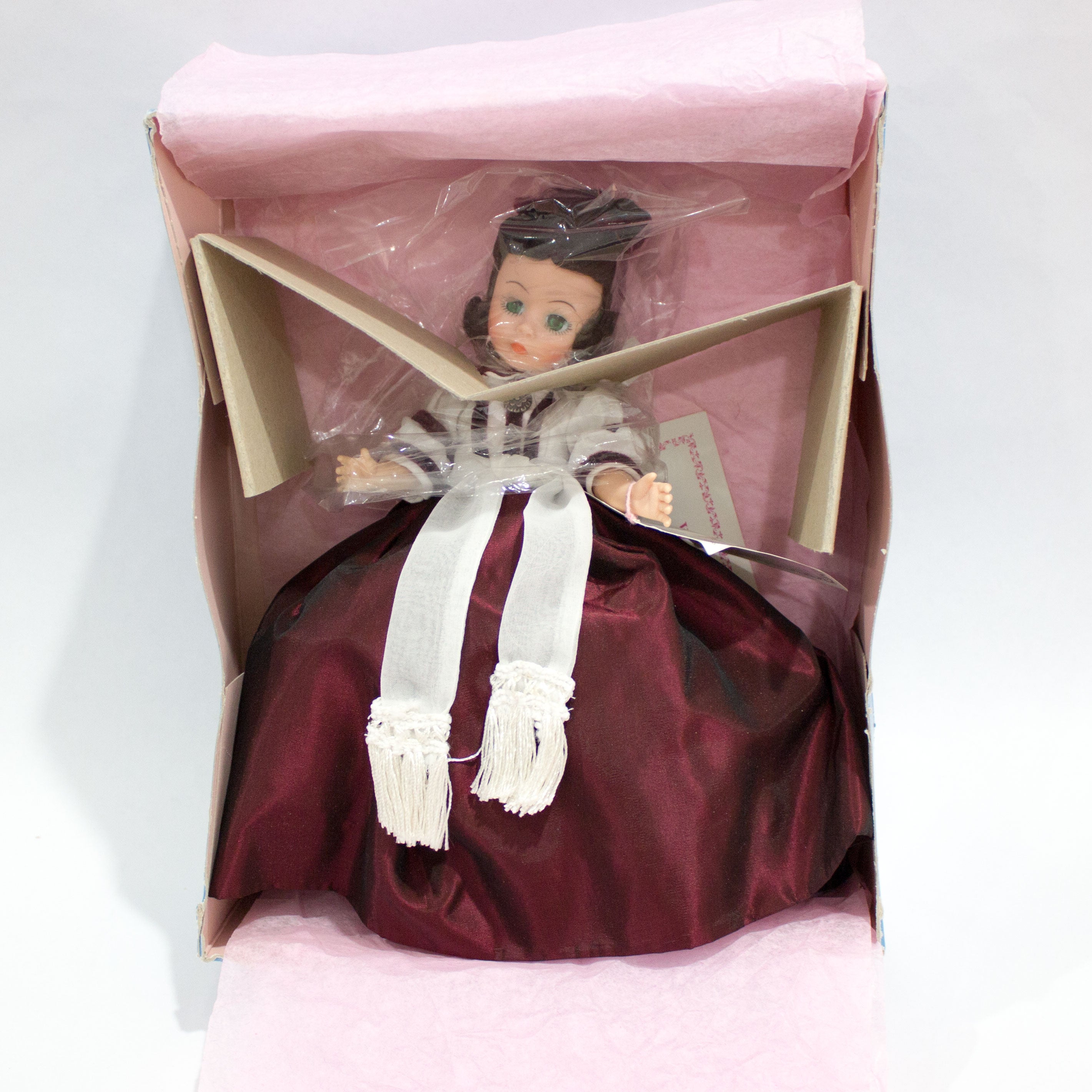 Madame Alexander 1100 Scarlett